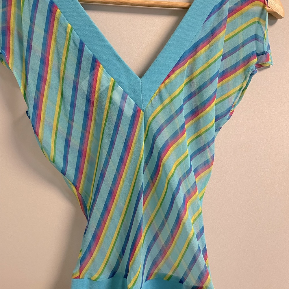 3/$20 🔹 Enyce rainbow top for girls or women.